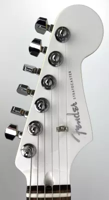 FENDER AERODYNE SPECIAL STRAT 2